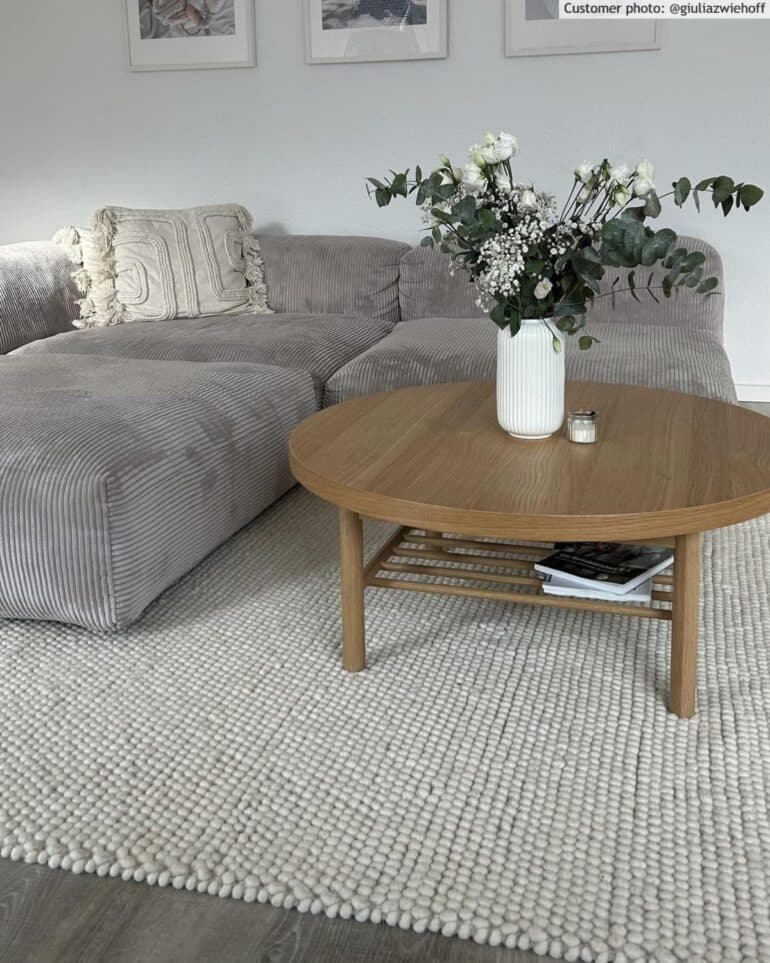 grå sofa tæppe